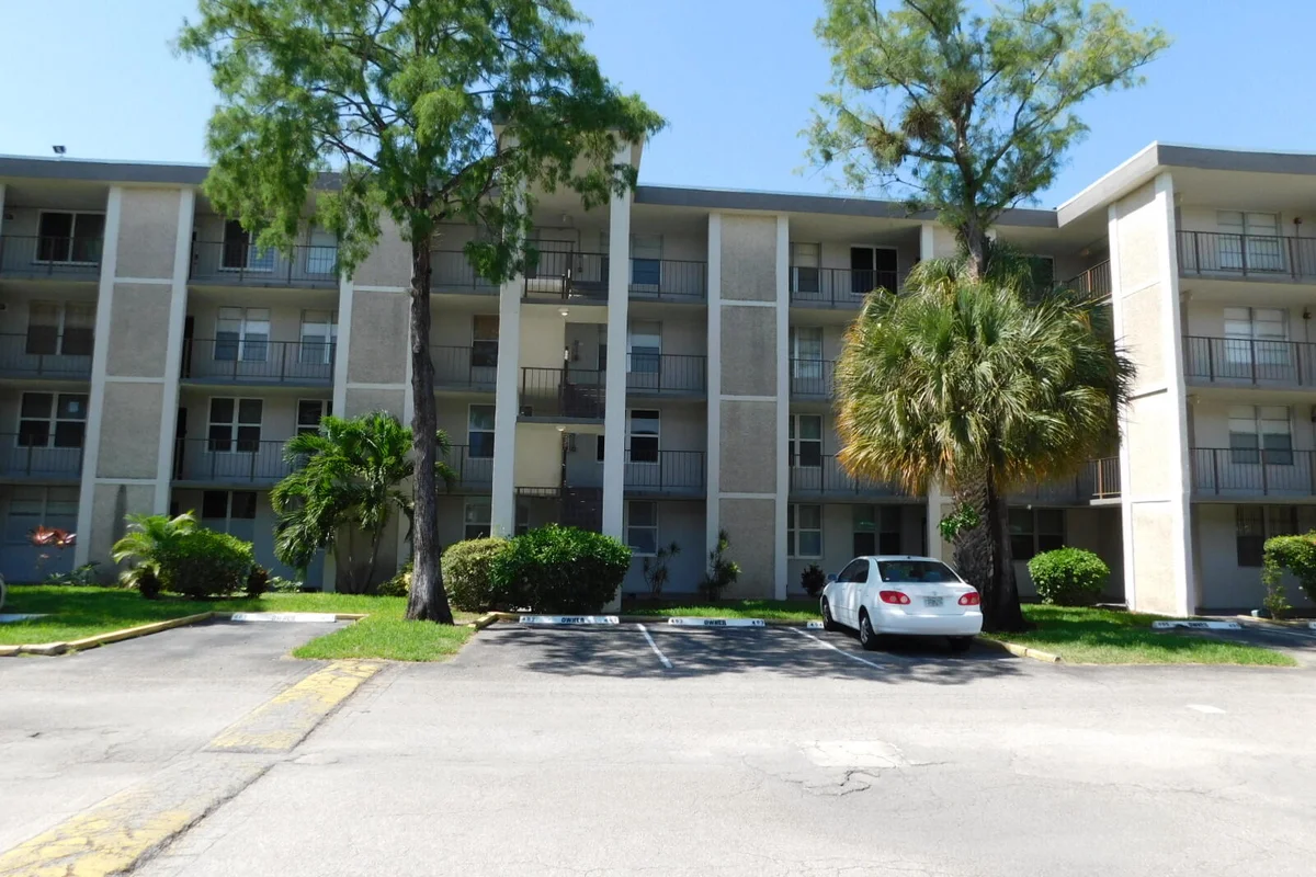 4851 NW 26th Ct #443, Lauderdale Lakes: photo 1 of 30