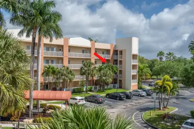 7775 Yardley Dr #314, Tamarac: photo 1 of 40