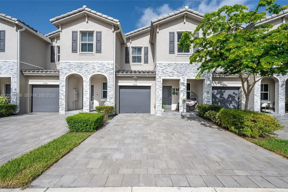 1116 SE 26th Ter, Homestead: photo 1 of 28