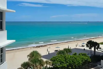 3600 Galt Ocean Dr #5d, Fort Lauderdale: photo 1 of 37