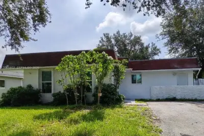 3141 N 73rd Ave, Hollywood: photo 1 of 19