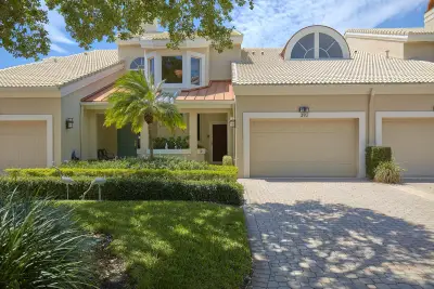 392 Spyglass Way, Jupiter: photo 1 of 21