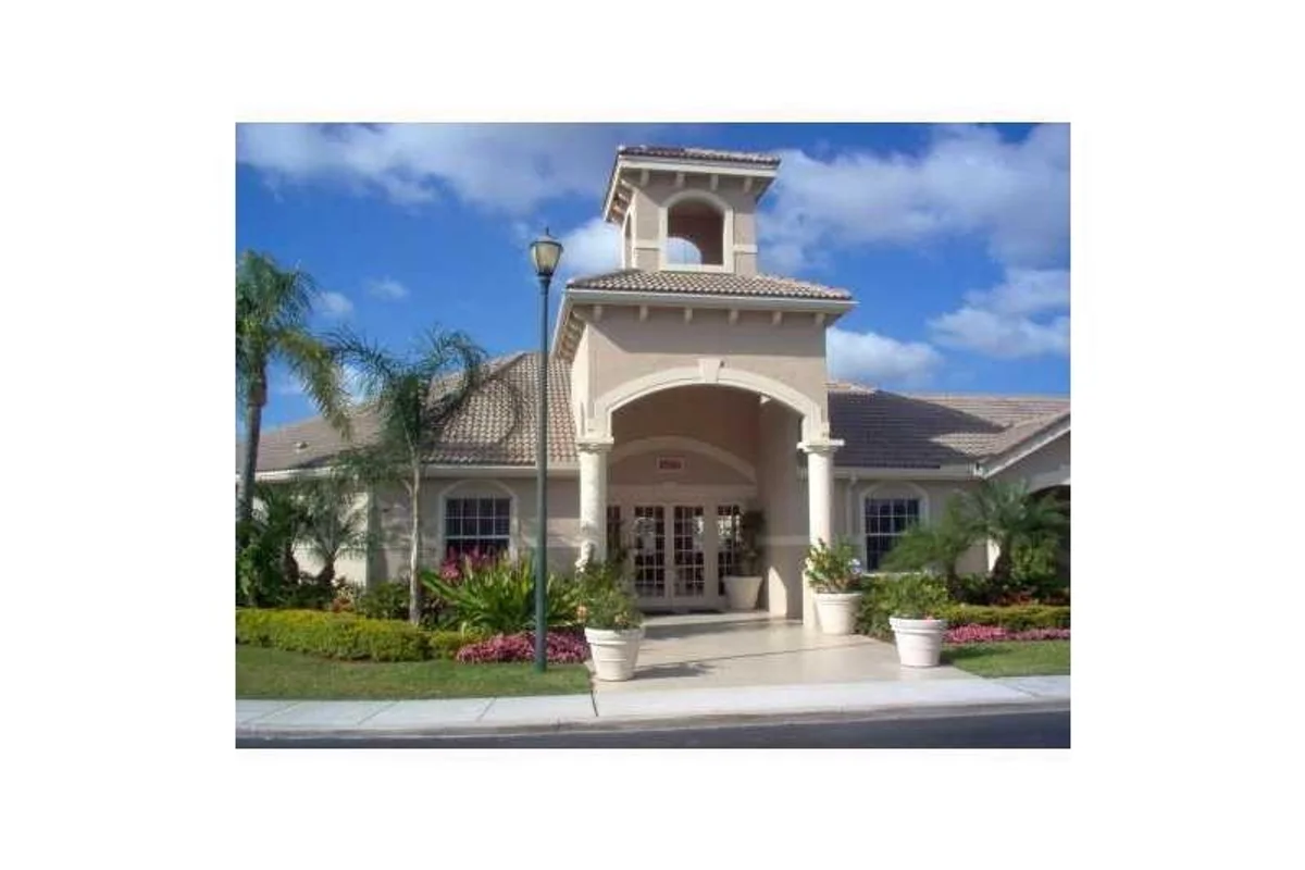 5055 Wiles Rd #201, Coconut Creek: photo 1 of 19