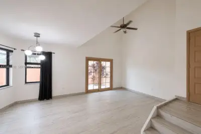11263 SW 9th Ct, Pembroke Pines: photo 1 of 12