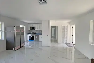 1606 NW 12th Ave, Fort Lauderdale: photo 1 of 72