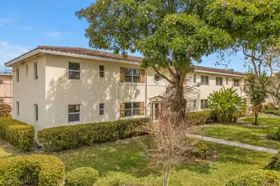 715 NE 91st St #3A, Miami Shores: photo 1 of 27