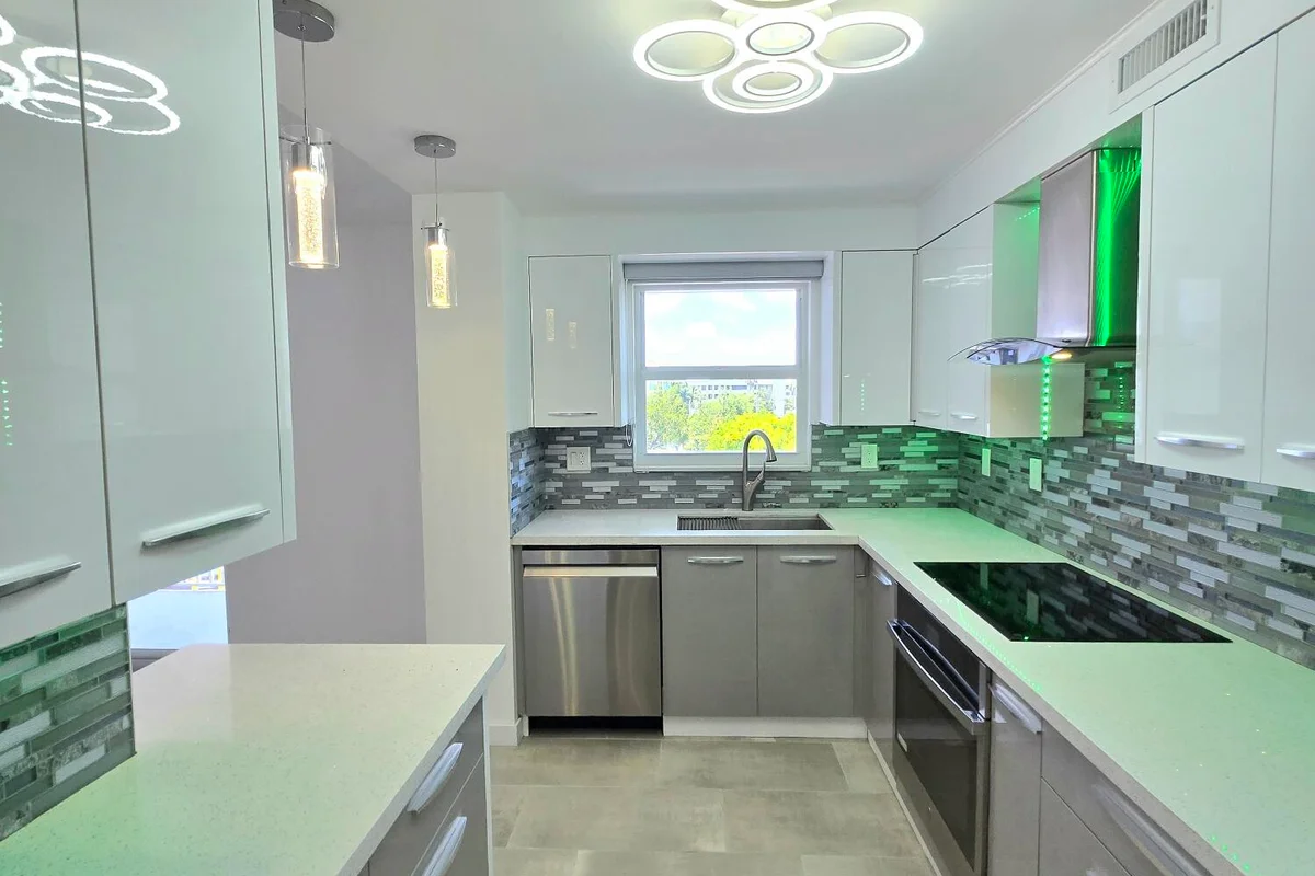 137 Golden Isles Dr #414, Hallandale Beach: photo 1 of 62