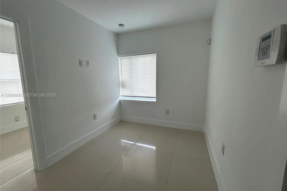 1890 NW 35 St #7, Miami: photo 1 of 15