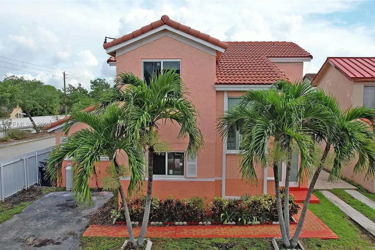 12693 NW 8th Ter, Miami: photo 1 of 35