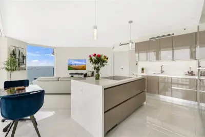7330 Ocean Ter #2404, Miami Beach: photo 1 of 43