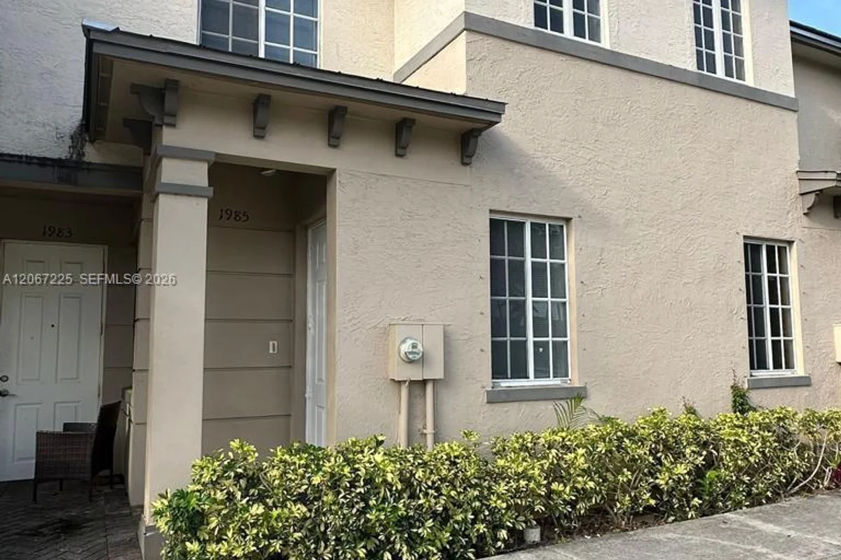 1985 Marsh Harbor Dr, Riviera Beach: photo 1 of 12