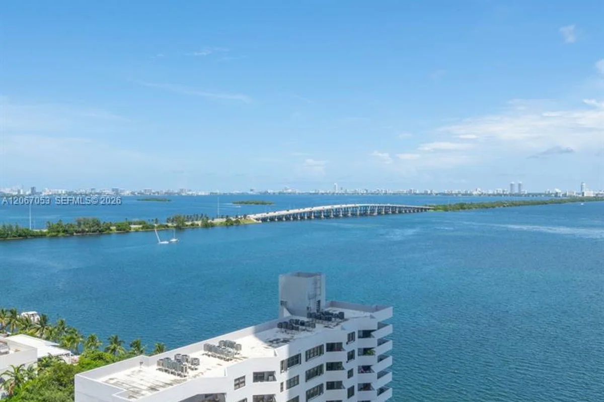 480 NE 30th St #1701, Miami: photo 1 of 38