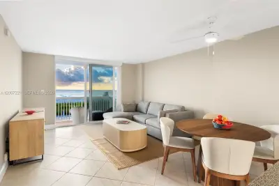 401 Ocean Dr #318, Miami Beach: photo 1 of 24