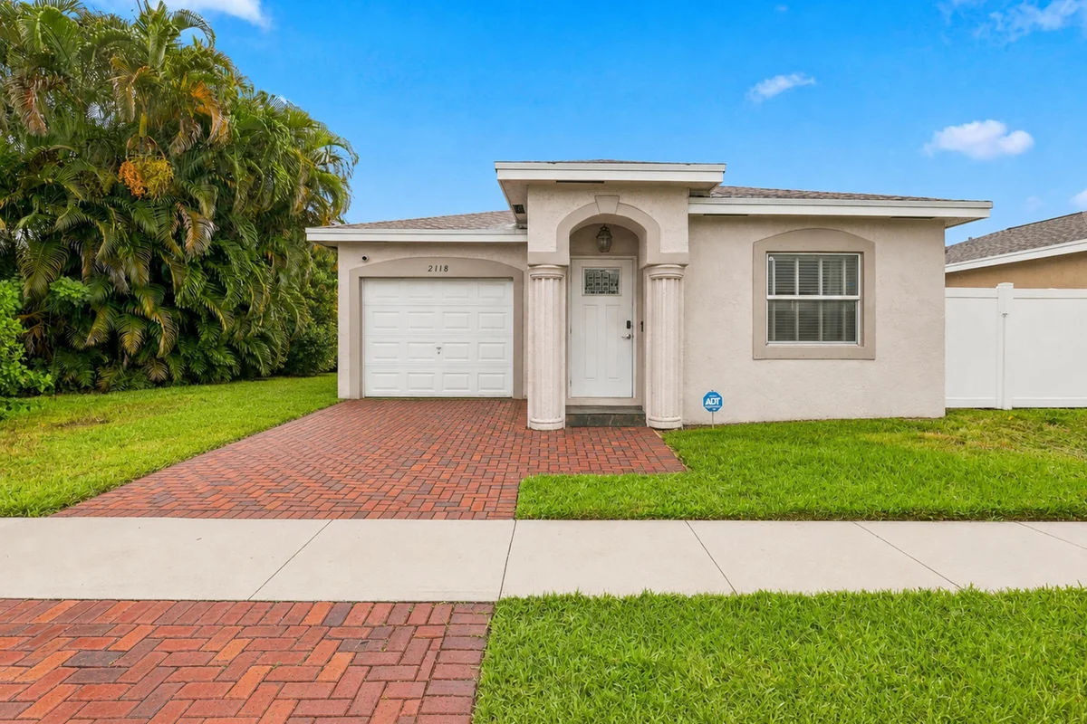 2118 E Ridge Cir E, Boynton Beach: photo 1 of 22