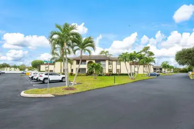 3587 La Playas #B-2, Greenacres: photo 1 of 26