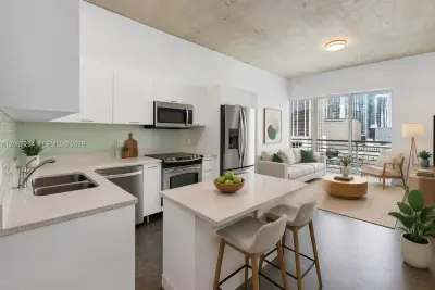 Condo in Miami: photo 1 of 24