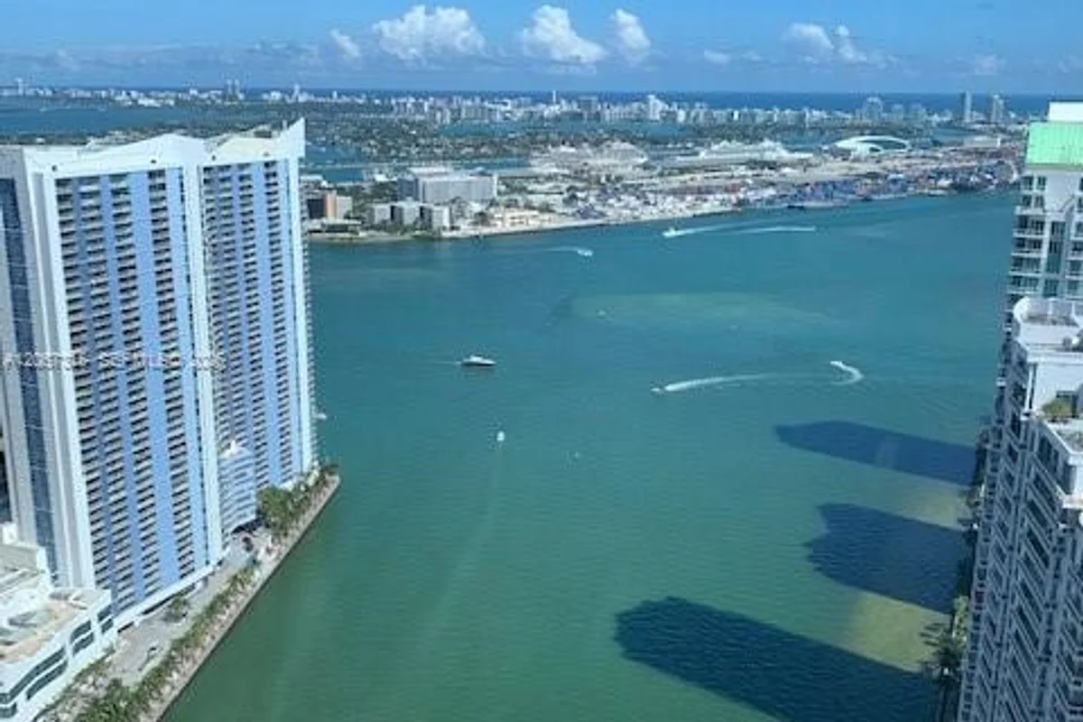 465 Brickell Ave #4902, Miami: photo 1 of 4
