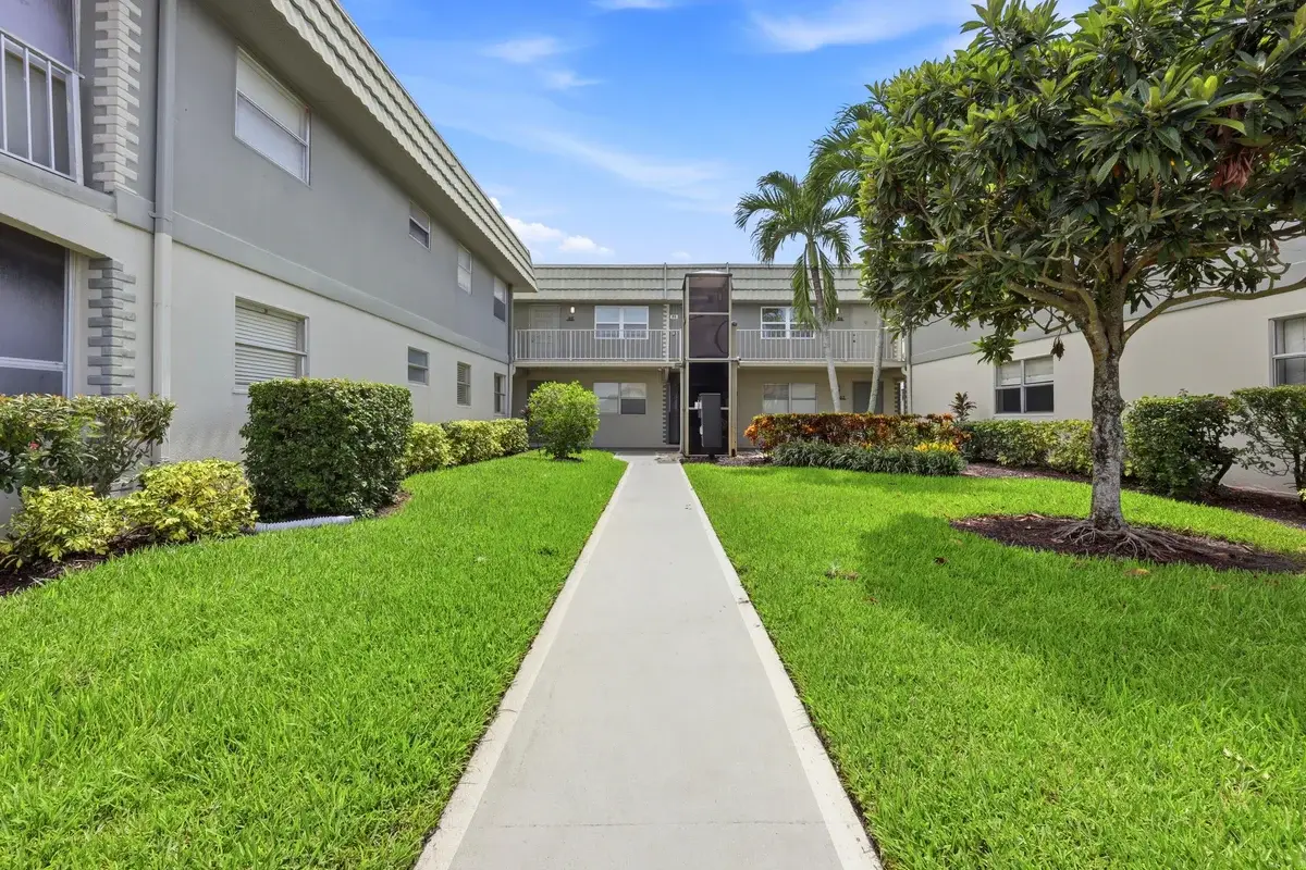 91 Flanders B, Delray Beach: photo 1 of 34