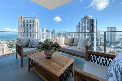 851 NE 1st Ave #2911, Miami: photo 1 of 46