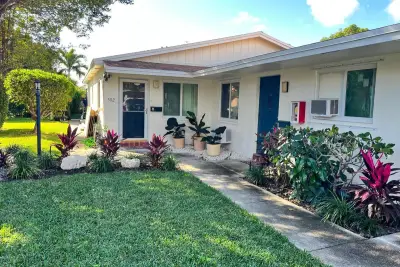 502 W Branch St, Lantana: photo 1 of 29
