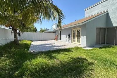 20926 SW 124th Ave Rd, Miami: photo 1 of 10