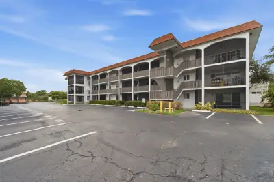 651 Pine Dr #309, Pompano Beach: photo 1 of 28