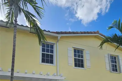1129 NW 41st Ln, Lauderhill: photo 1 of 19