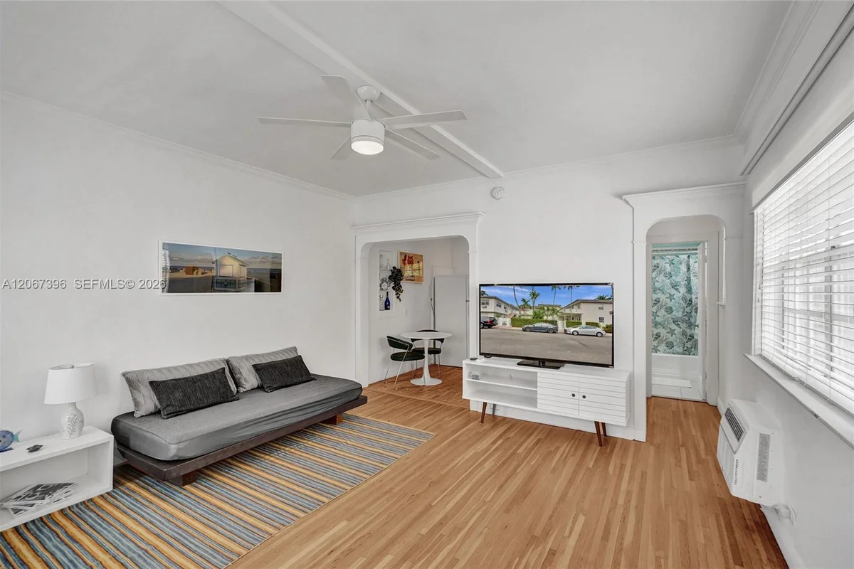 717 Espanola Way #204, Miami Beach: photo 1 of 43