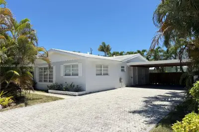 2220 NE 36th St #1, Lighthouse Point: photo 1 of 12