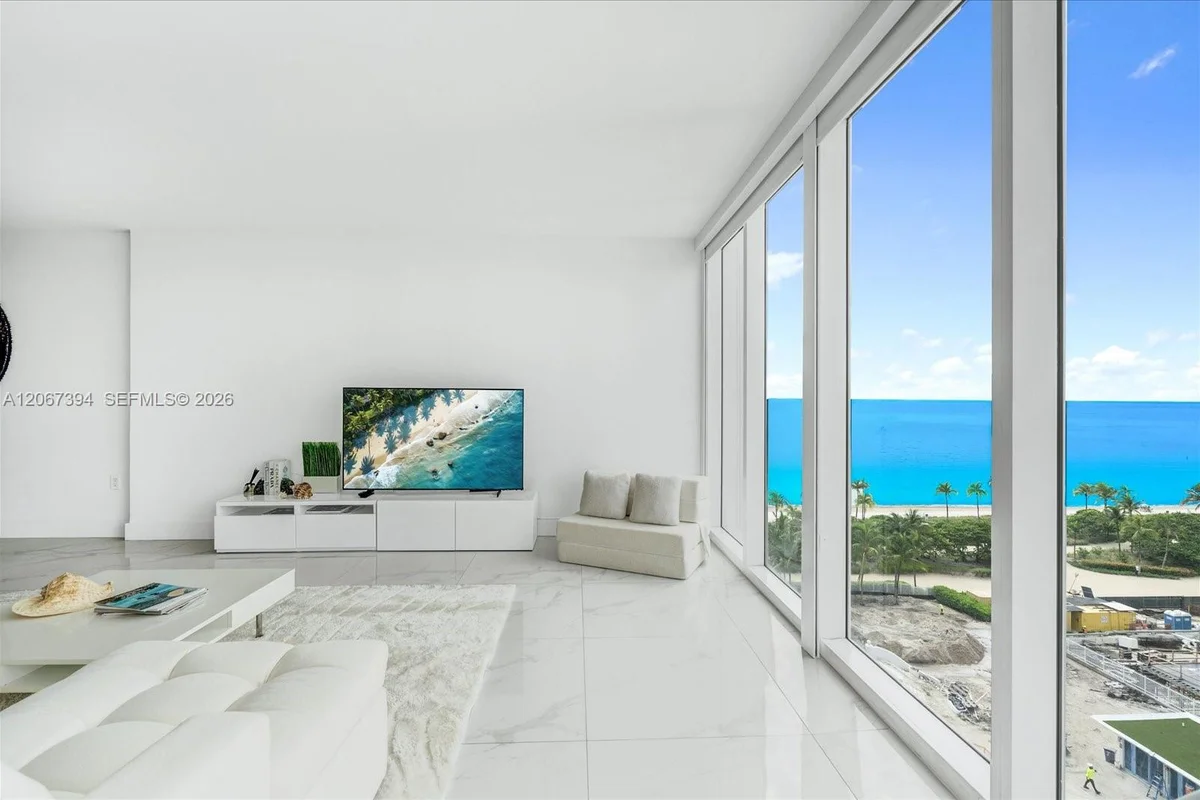 10275 Collins Ave #916, Bal Harbour: photo 1 of 31