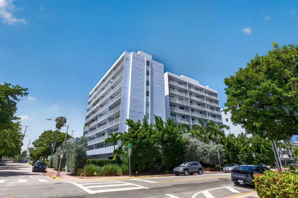 1045 10th St #301, Miami Beach: photo 1 of 44