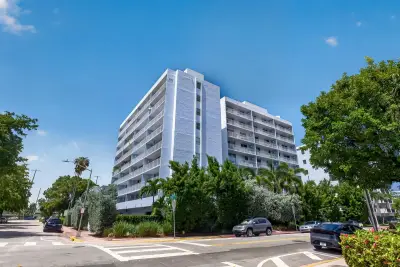 1045 10th St #301, Miami Beach: photo 1 of 44