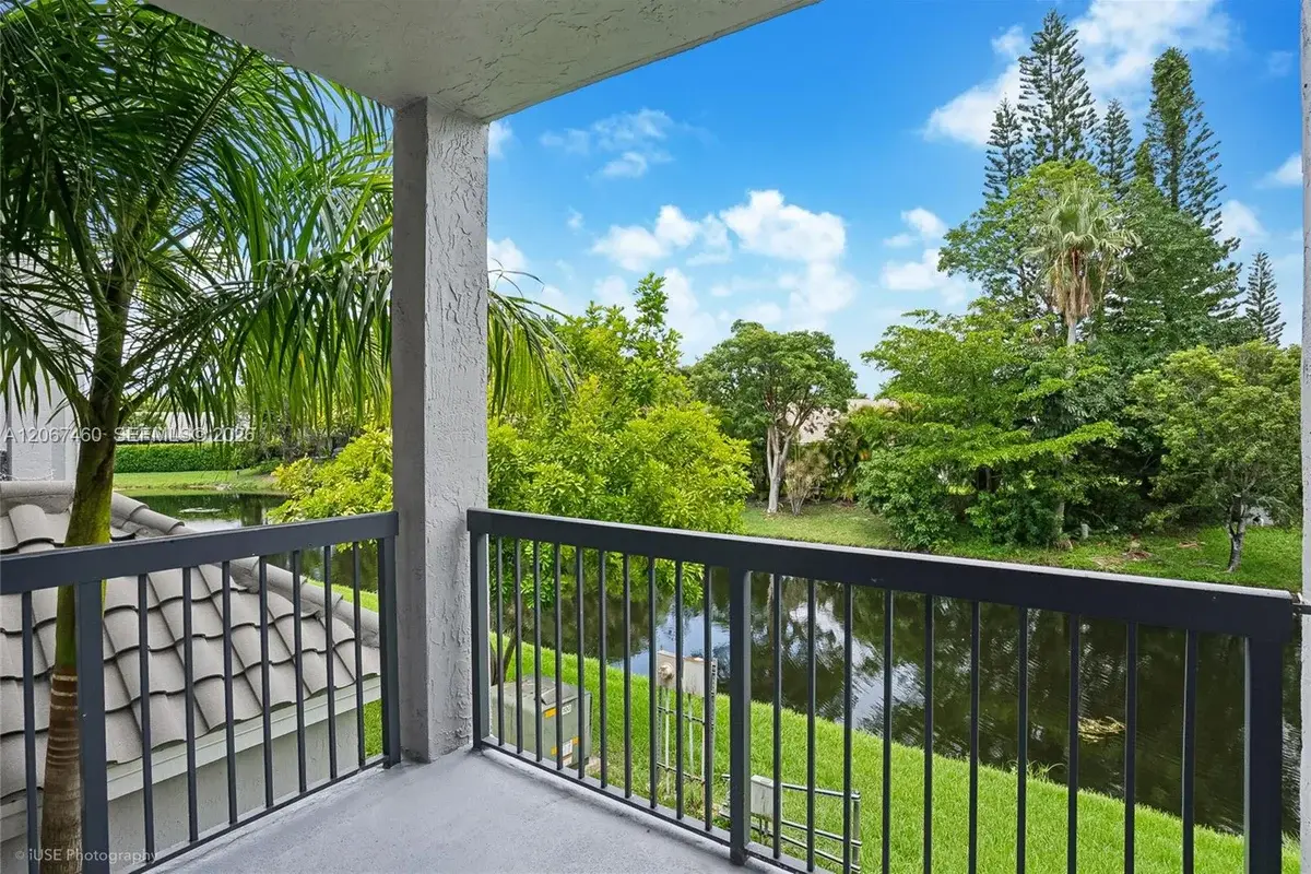 11205 W Atlantic Blvd #207, Coral Springs: photo 1 of 15