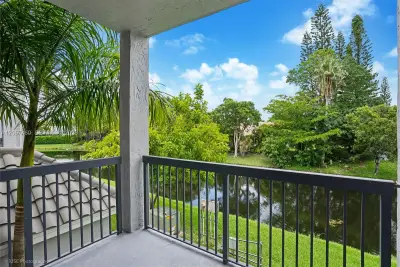 11205 W Atlantic Blvd #207, Coral Springs: photo 1 of 15