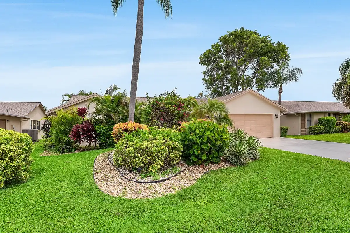 3155 NW 14th St, Delray Beach: photo 1 of 31