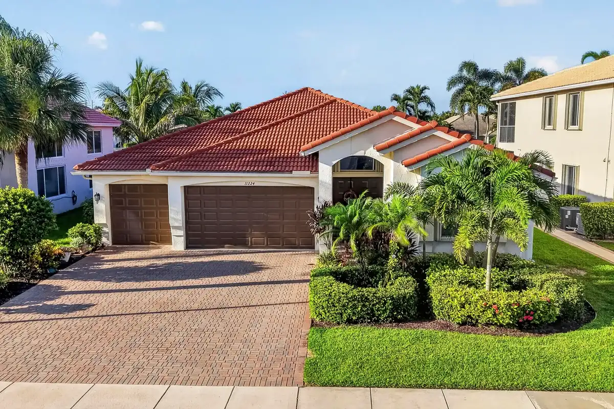 11224 Marina Bay Rd, Wellington: photo 1 of 46