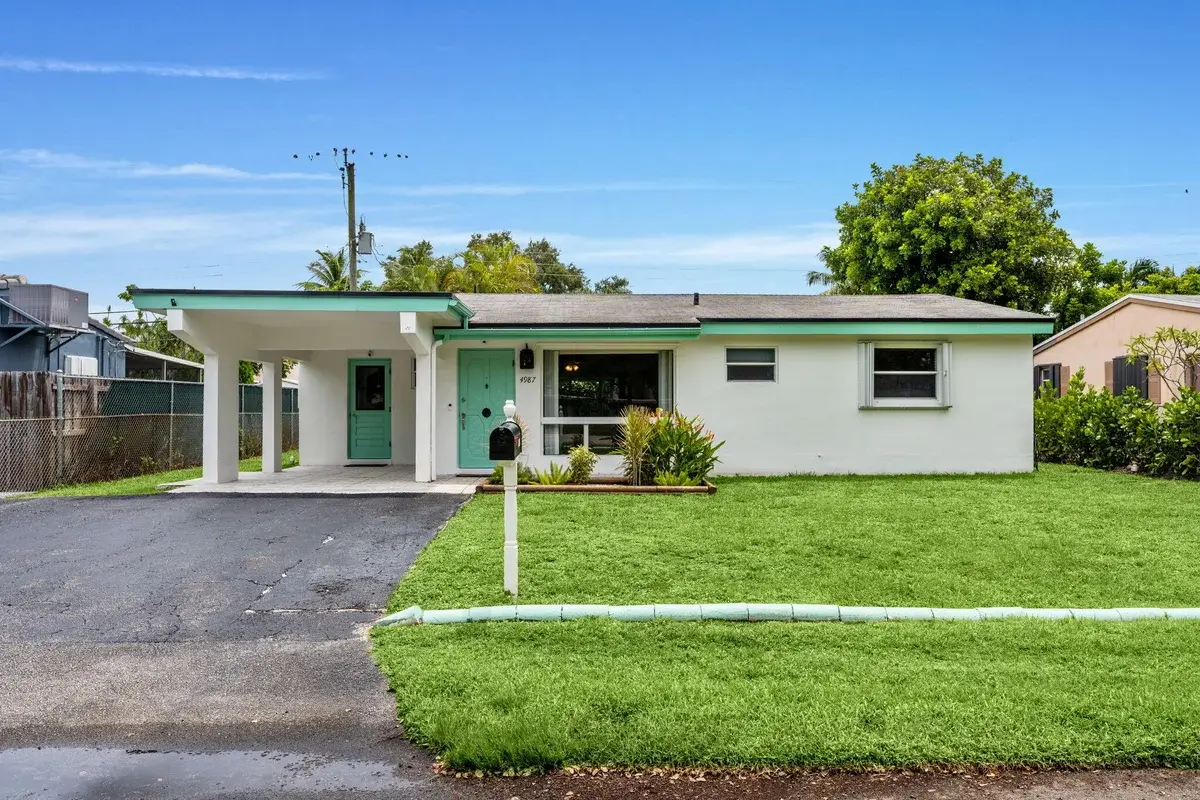 4987 SW 25th Ave, Dania Beach: photo 1 of 40