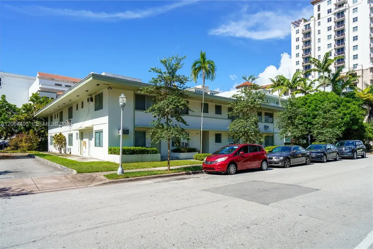 260 Navarre Ave #2, Coral Gables: photo 1 of 14