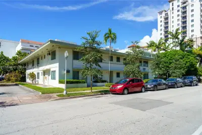260 Navarre Ave #2, Coral Gables: photo 1 of 14