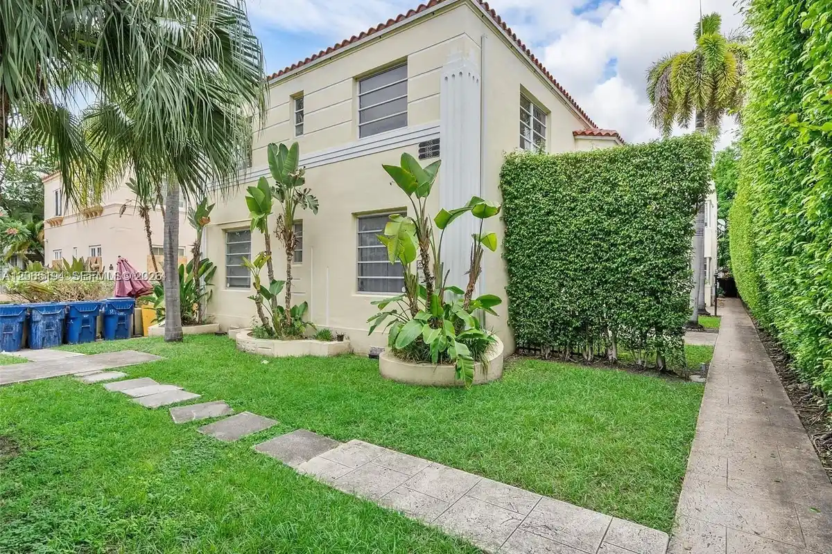 1535 Meridian Ave #2, Miami Beach: photo 1 of 12