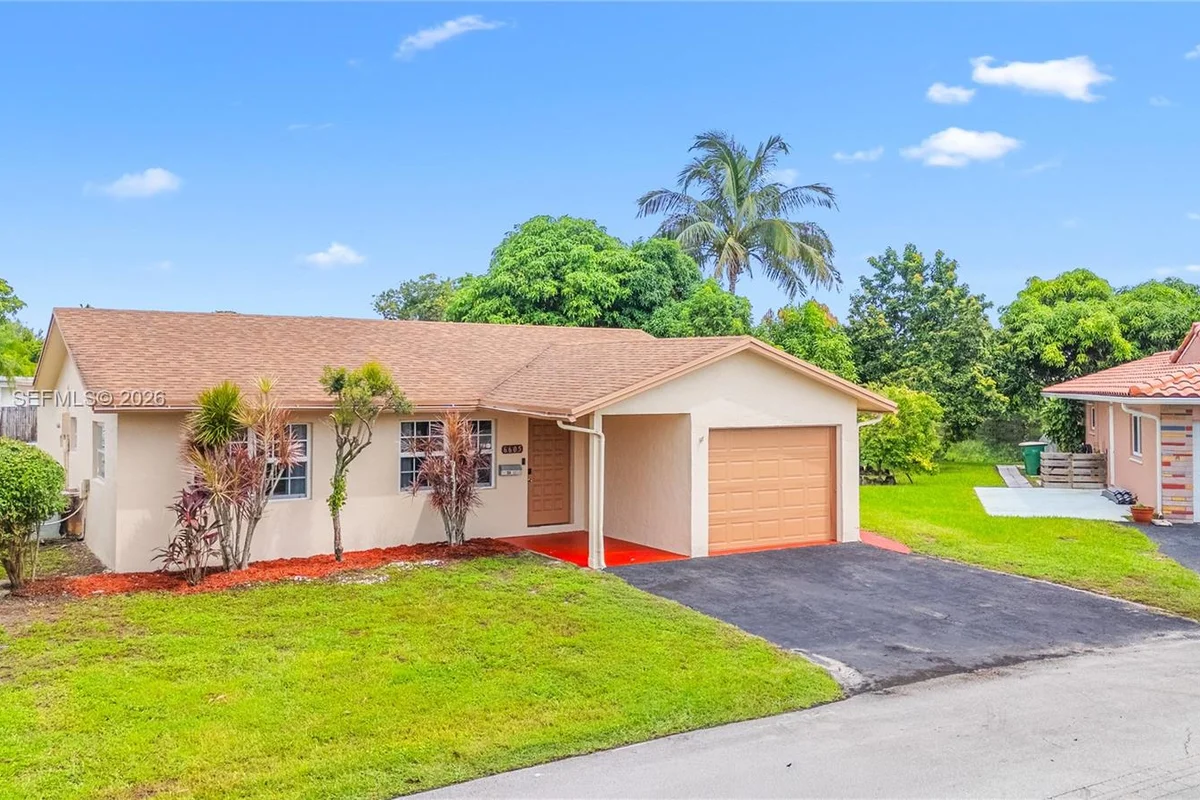 6605 NW 77th St, Tamarac: photo 1 of 36