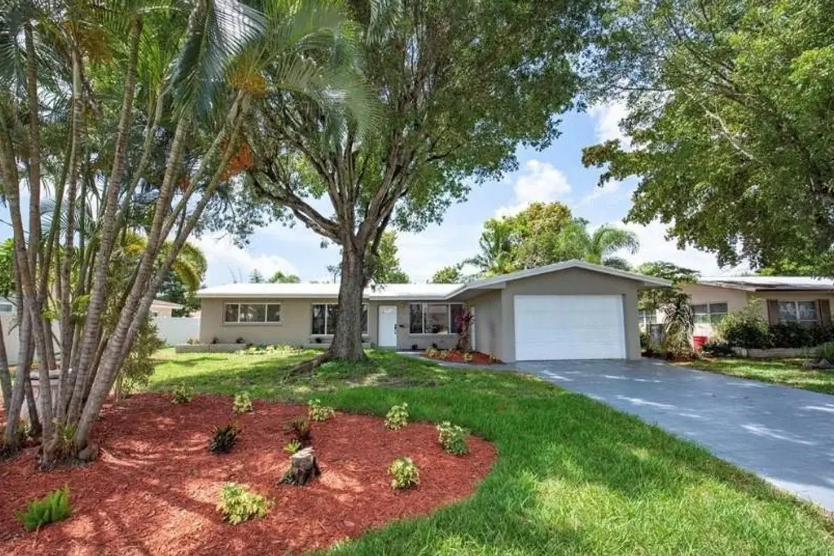 1460 NE 56th Ct, Fort Lauderdale: photo 1 of 8