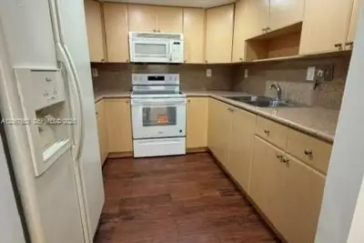 8820 SW 123rd Ct #L103, Miami: photo 1 of 7