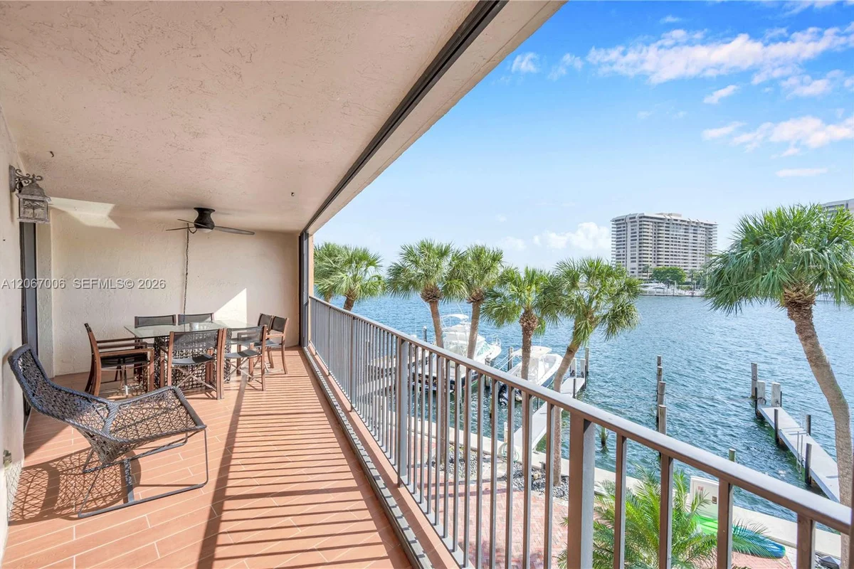 1700 S Bayshore Ln #3B, Miami: photo 1 of 30