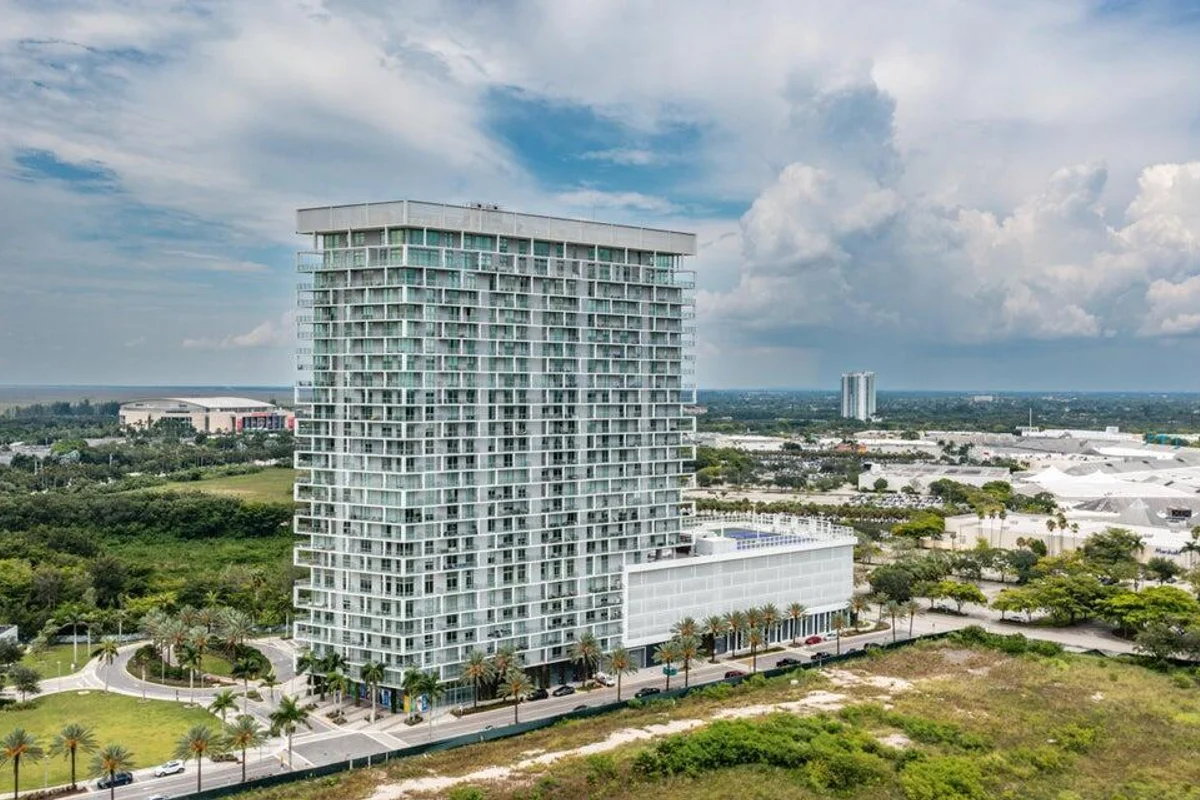 2000 Metropica Way #2607, Sunrise: photo 1 of 43