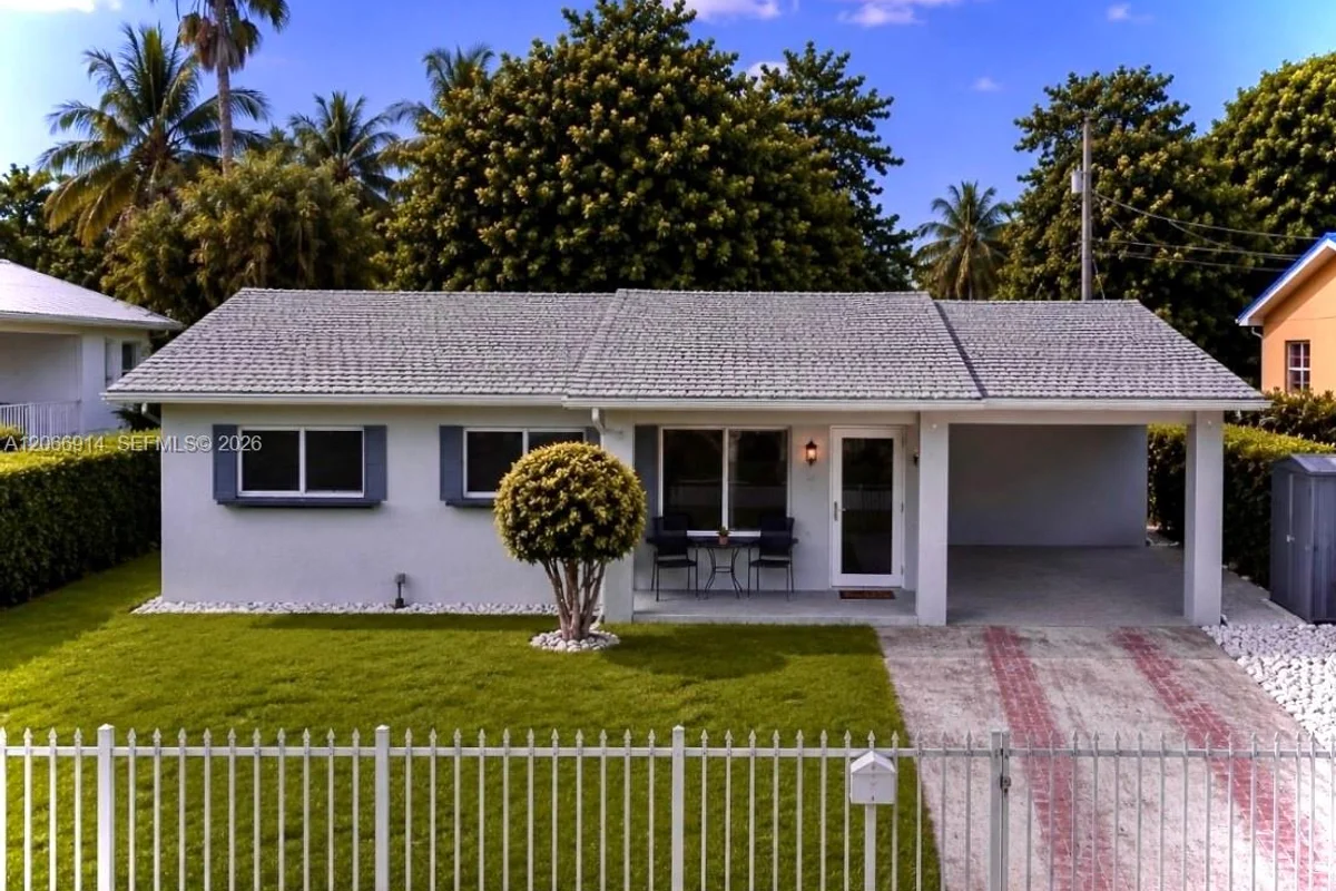 1650 NW 123rd St, North Miami: photo 1 of 39