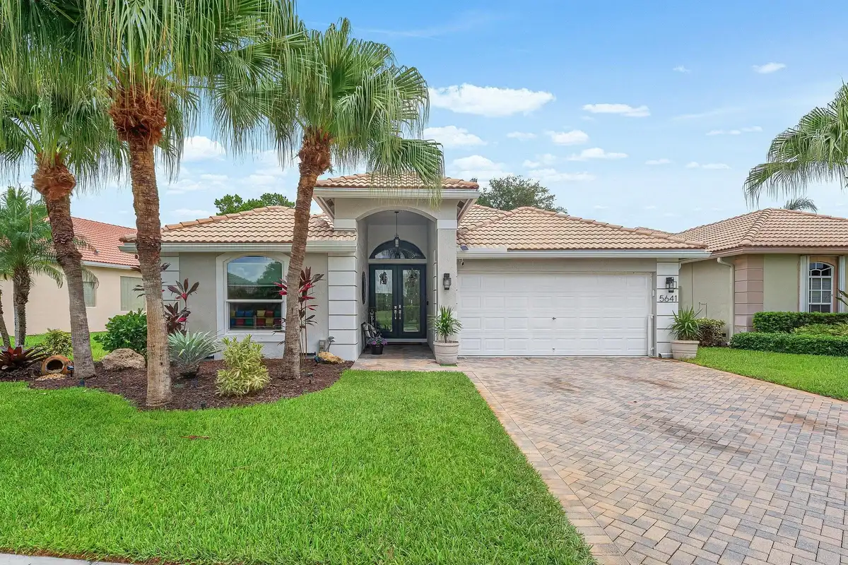 5641 Fountains Dr S, Lake Worth: photo 1 of 38