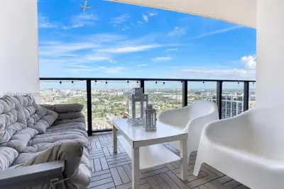 1600 NE 1st Ave #2512, Miami: photo 1 of 53