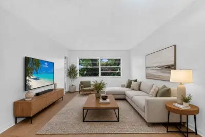 5061 W Oakland Park Blvd #113, Lauderdale Lakes: photo 1 of 16