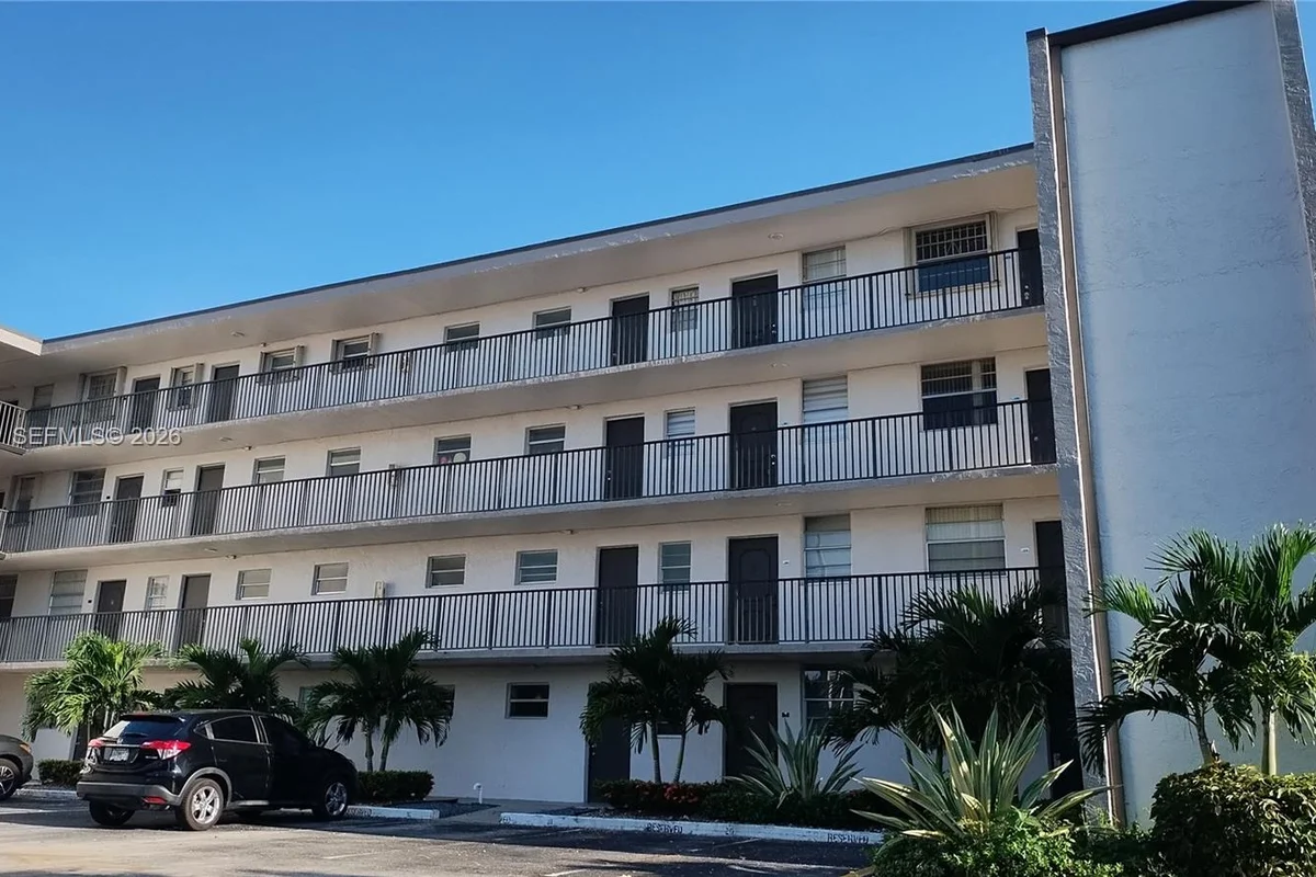 14140 SW 84th St #209-H, Miami: photo 1 of 19